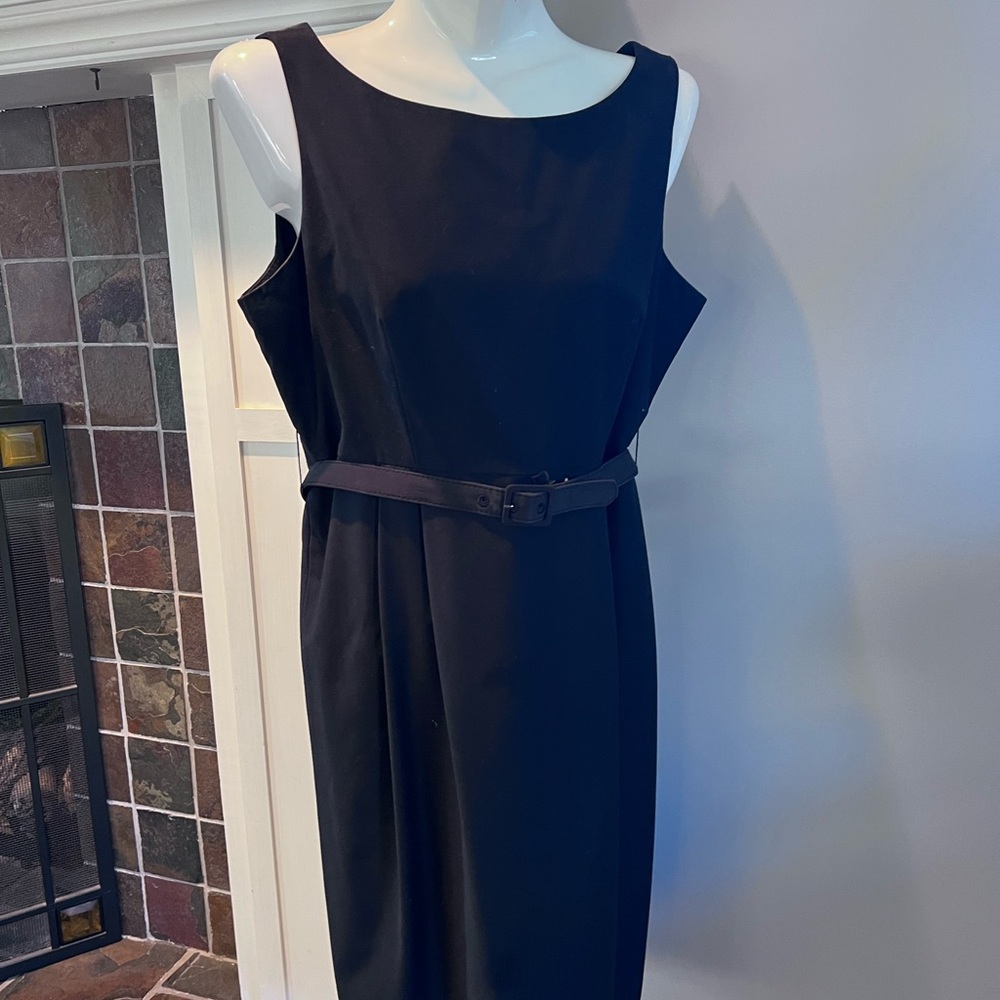 Kate Hill Elegant Black Sleeveless Midi Dress